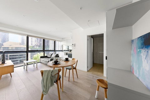A Comfy 2BR Apt Next To QV & Melbourne Central - Kawana Tourism 3