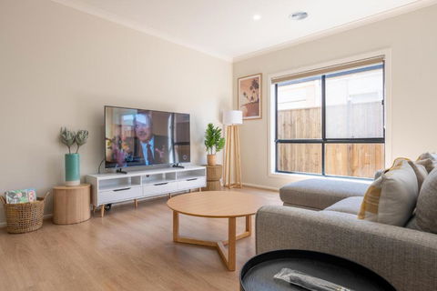 A Cosy 5Beds House In The Clyde - Kawana Tourism 1
