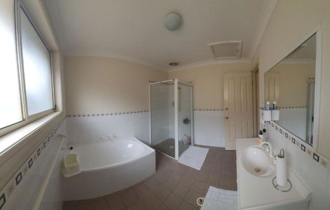 A Cosy Private Bedroom For You (2) - Kawana Tourism 3