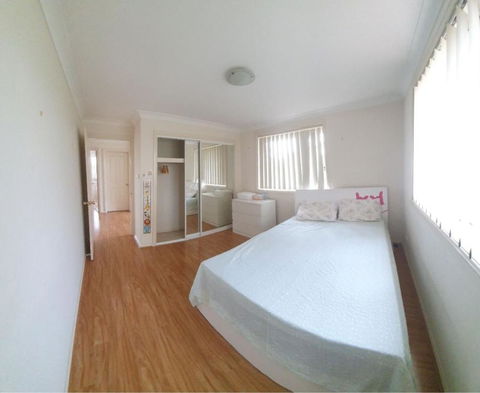 A Cosy Private Bedroom For You (2) - Kawana Tourism 0