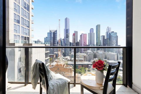 A Cozy 2BR Apt Near Melbourne Central City Views - Kawana Tourism 2