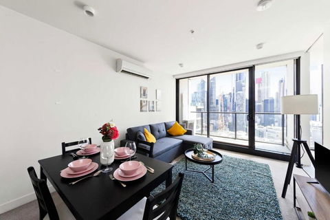 A Cozy 2BR Apt Near Melbourne Central City Views - Kawana Tourism 1