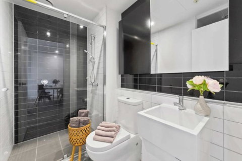 A Cozy 2BR Apt Next To Queen Victoria Market & Melbourne Central With City Views - Kawana Tourism 2