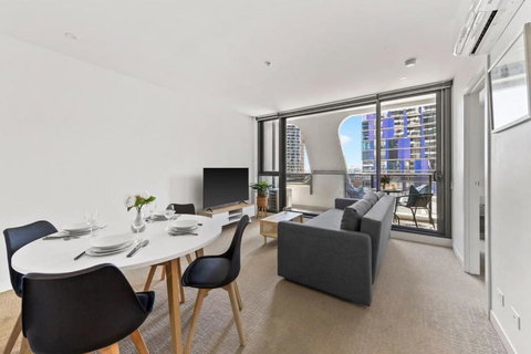 A Cozy 2BR Apt Next To Queen Victoria Market & Melbourne Central With City Views - Kawana Tourism 4