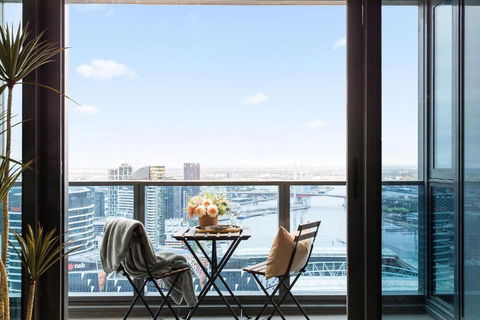 A Cozy 2BR Apt With Harbour Views FREE Parking - Kawana Tourism 1