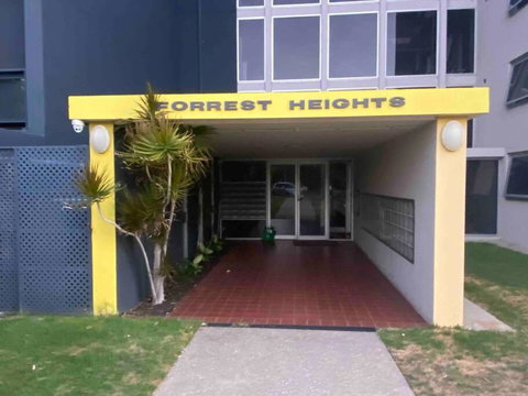 A Little Slice Of Fremantle One Bedroom Character Apartment - Kawana Tourism 4