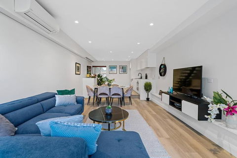 A Luxury 3 Bedrooms Hideaway - Kawana Tourism 0