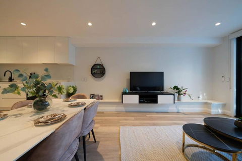 A Luxury 3 Bedrooms Hideaway - Kawana Tourism 3