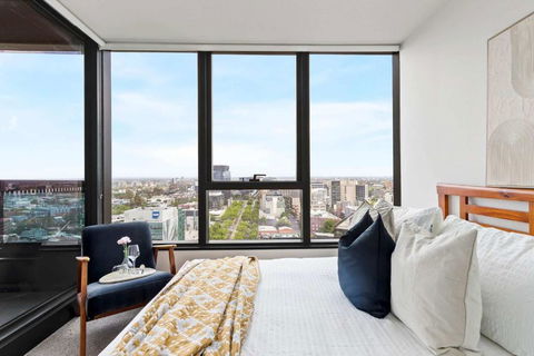 A Modern & Cozy 2BR Apartment With City Views - Kawana Tourism 1