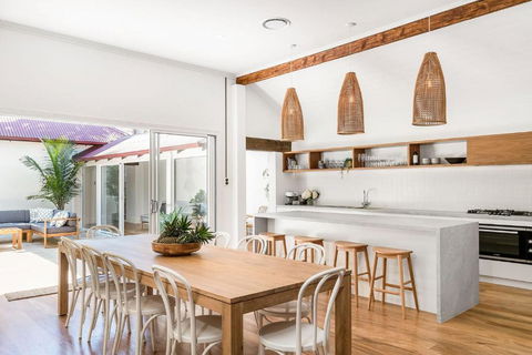 A Perfect Stay - Jasmine House - Kawana Tourism 1