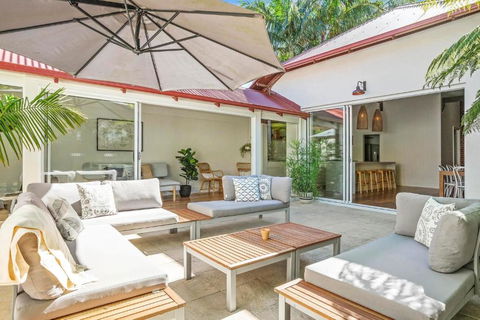 A Perfect Stay - Jasmine House - Kawana Tourism 3