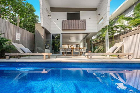 A Perfect Stay - KoKos Beach House 2 - Kawana Tourism 0