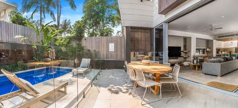 A Perfect Stay - KoKos Beach House 2 - Kawana Tourism 1