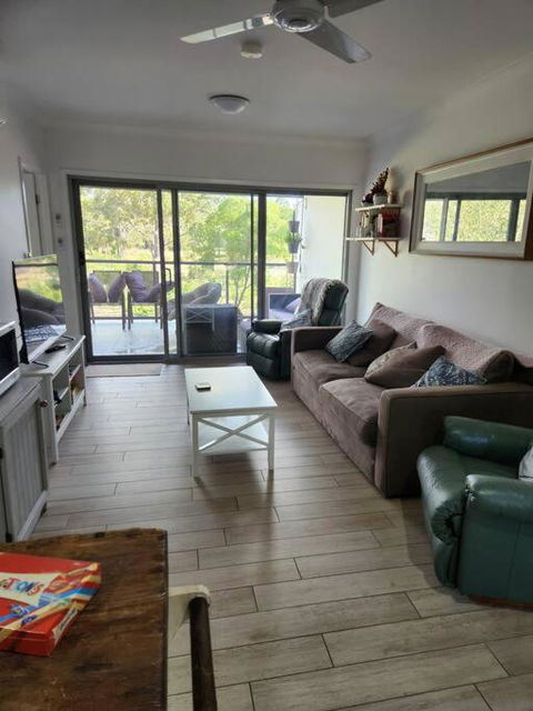 A Quiet Unit Overlooking A Reserve - Kawana Tourism 4