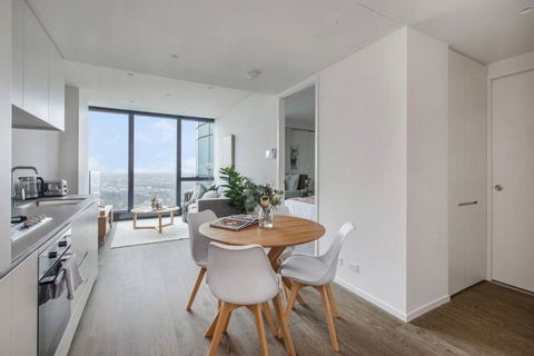 A Sky-high Metropolis Retreat Near The CBD - Kawana Tourism 1