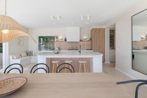 A Slice Of Paradise, Newly Transformed Avalon House With Breathtaking Views - Kawana Tourism 3