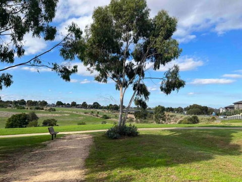 A Spacious Vacation Home Nearby Melbourne Airport - Kawana Tourism 4