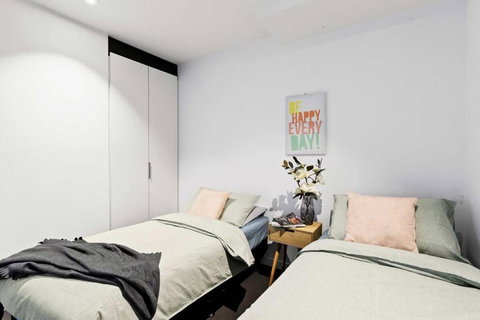 A Stylish 2BR Apt Next To Southern Cross With City Views - Kawana Tourism 4