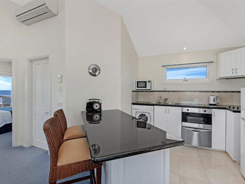 A Top Deck - Kawana Tourism 1