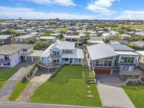 A Top Deck - Kawana Tourism 2