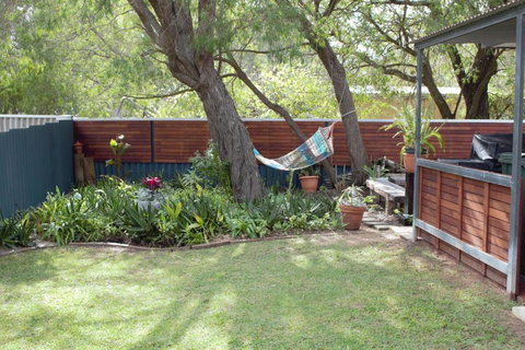 Abbey Beach Cottage - Kawana Tourism 0
