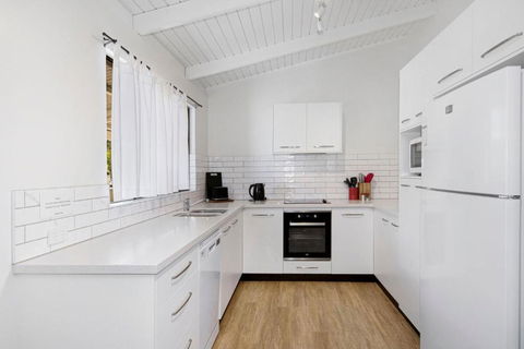 Abbey Beach Shack - Kawana Tourism 2
