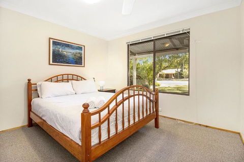 Abbey Beach Shack - Kawana Tourism 4