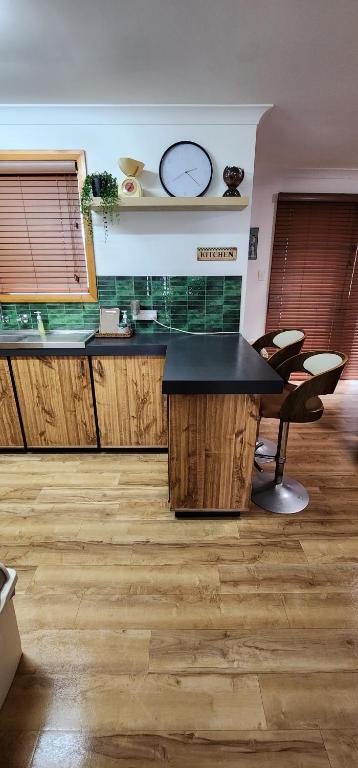 Abbey Beach Shack - Kawana Tourism 3