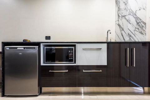 Abbey Motor Inn - Kawana Tourism 3