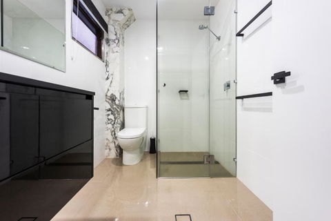 Abbey Motor Inn - Kawana Tourism 2