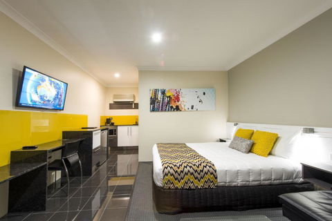 Abbey Motor Inn - Kawana Tourism 0