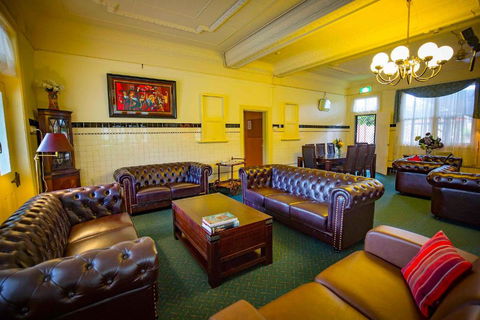 Abernethy House - Kawana Tourism 1