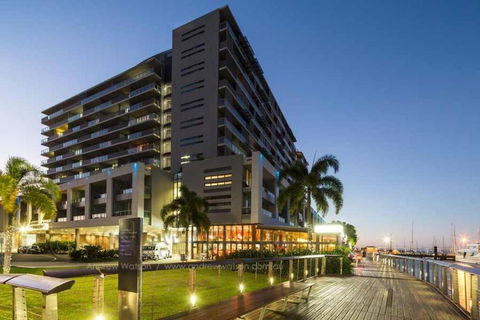 Absolute Waterfront Apartment - Kawana Tourism 0