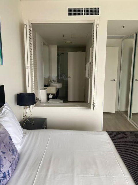 Absolute Waterfront Apartment - Kawana Tourism 3