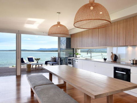 Absolute Waterfront - Kawana Tourism 1