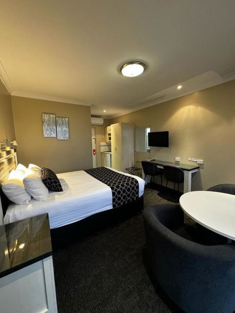Acacia Motel - Kawana Tourism 4