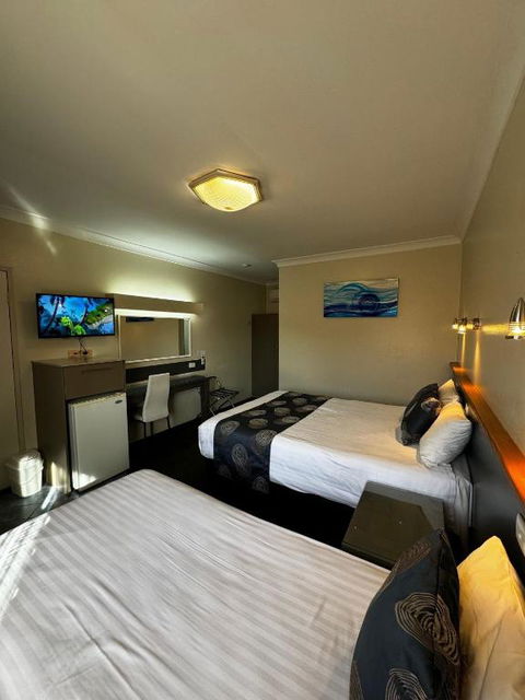 Acacia Motel - Kawana Tourism 2