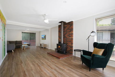 Acaronar- Great Value For Money - Kawana Tourism 0