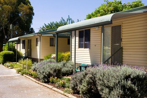 Acclaim Kingsway Tourist Park - Kawana Tourism 1
