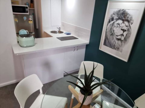 Accommodation Sydney City Centre 1 Bedroom Apartment With Balcony - Kawana Tourism 2