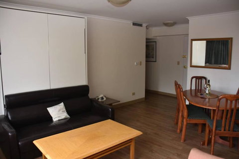 Accommodation Sydney: Hyde Park View 2 Bedroom 1 Bathroom Pet Friendly Apartment - Kawana Tourism 2
