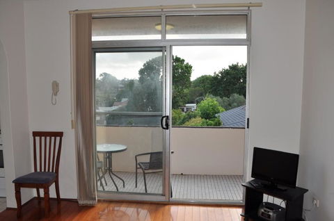 Accommodation Sydney Kogarah 2 Bedroom Apartment With Balcony - Kawana Tourism 4