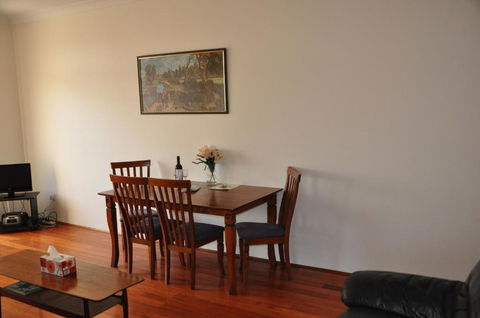 Accommodation Sydney Kogarah 2 Bedroom Apartment With Balcony - Kawana Tourism 3