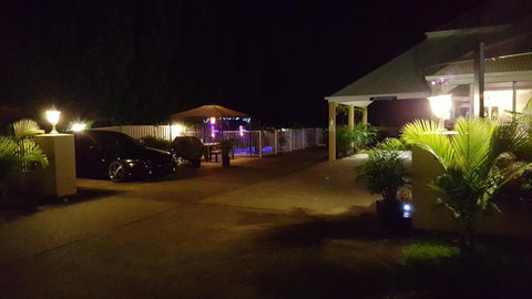 Admiral Nelson Motor Inn - Kawana Tourism 3