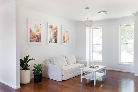 Adorable 1-bedroom Kuzman Guesthouse - Kawana Tourism 0