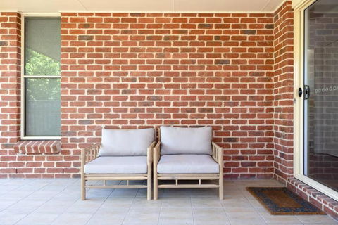 Adorable 1-bedroom Kuzman Guesthouse - Kawana Tourism 2