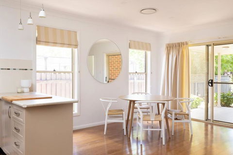 Adorable 1-bedroom Kuzman Guesthouse - Kawana Tourism 3