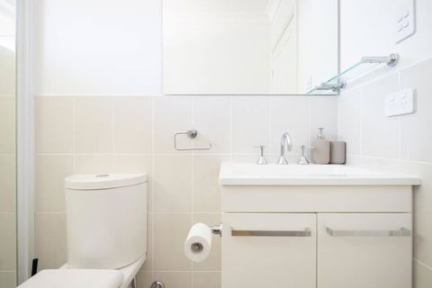 Adorable 1-bedroom Kuzman Guesthouse - Kawana Tourism 4