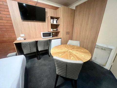 Adrian Motel - Kawana Tourism 3
