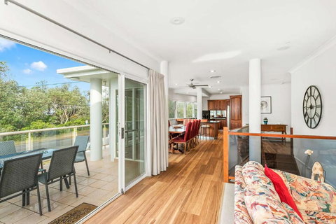 Aegean On The Beach - Kawana Tourism 1